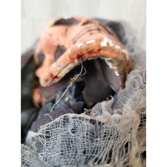 Styrofoam AS IS grim reaper hanging head skeleton red Halloween prop decor - Picture 7 of 16